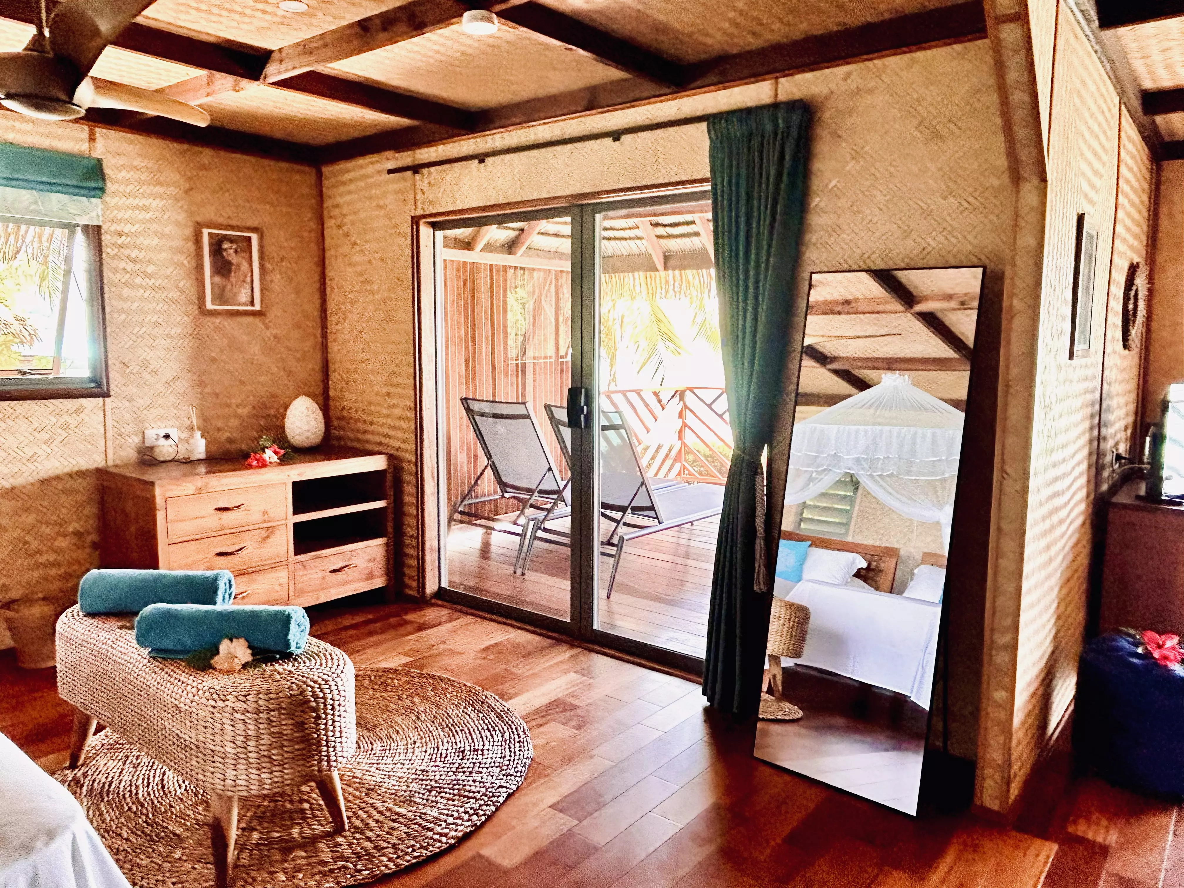 Luxury room at Hotel EDEN Taha'a private island